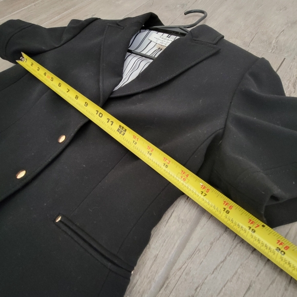 TAHARI VINTAGE 2 PIECE WORK WEAR SUIT BLACK BLAZER SKIRT RUFFLE GOLD SIZE 4P - Picture 6 of 12